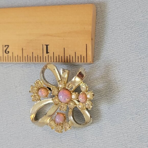 Vintage Gold-Tone Rhinestone Bow Brooch With Pink Opal Accents - Picture 3 of 3
